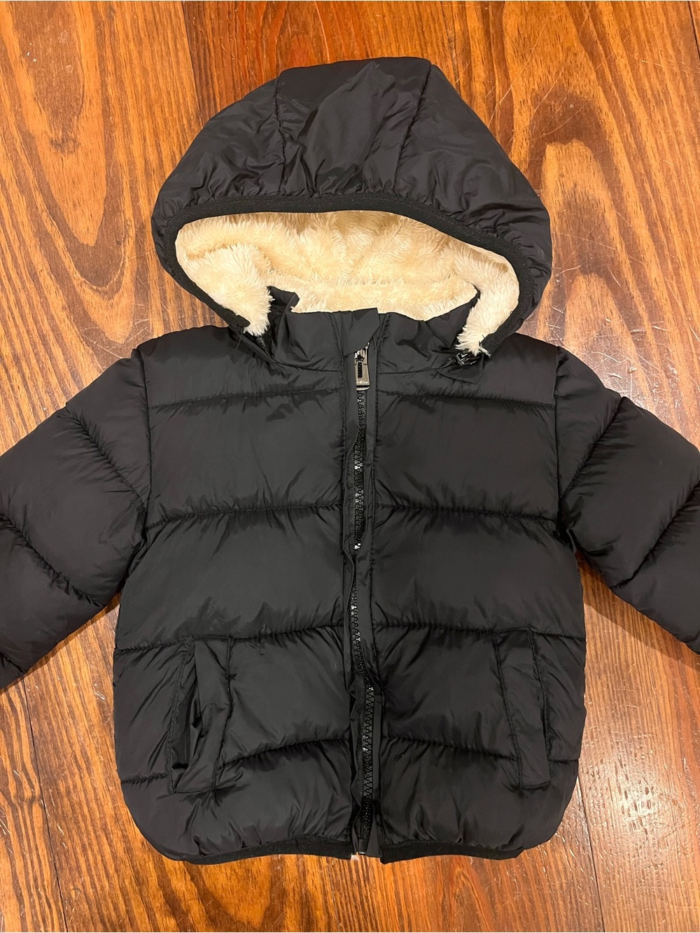 Amazon Essentials Black Puffer Jacket with Cream Faux-Fur Hood Lining